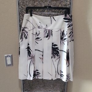 White House Black Market 100% Silk Fully Pleated Palm Print Skirt